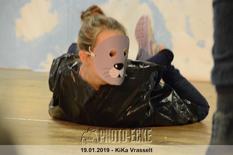 071.jpg